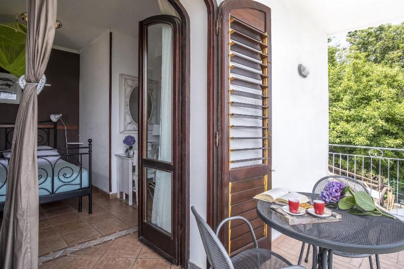 Villa Monica B&B Соренто Екстериор снимка