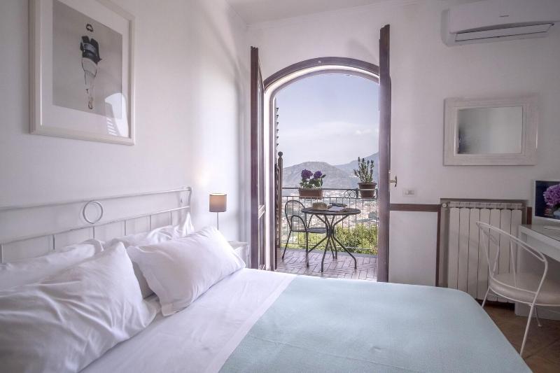 Villa Monica B&B Соренто Екстериор снимка
