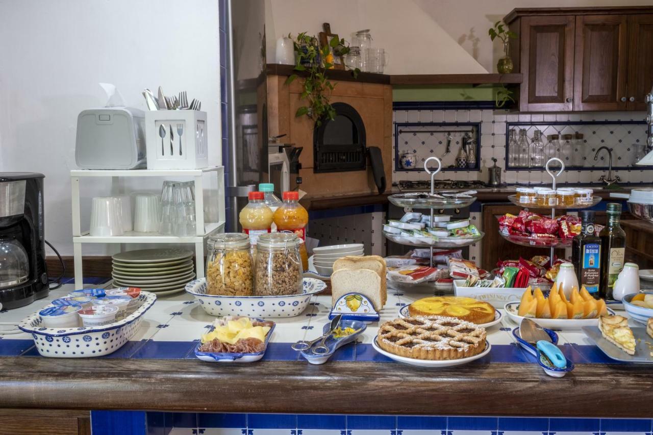 Villa Monica B&B Соренто Екстериор снимка