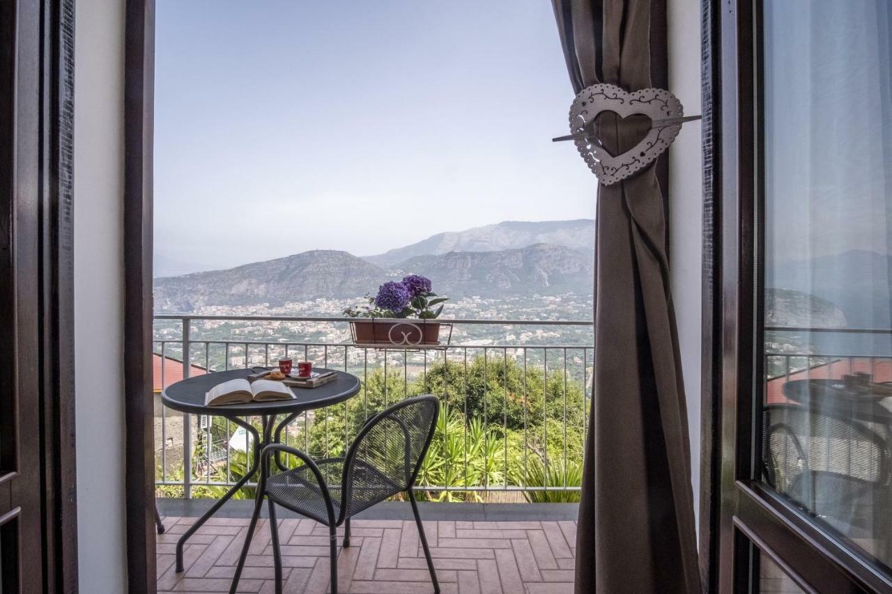 Villa Monica B&B Соренто Екстериор снимка
